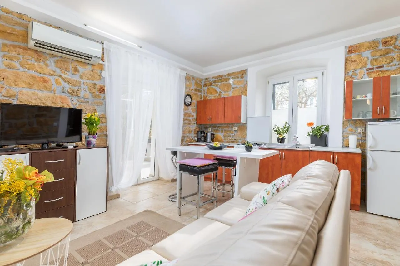 Apartment Nikola Fazana Croatia